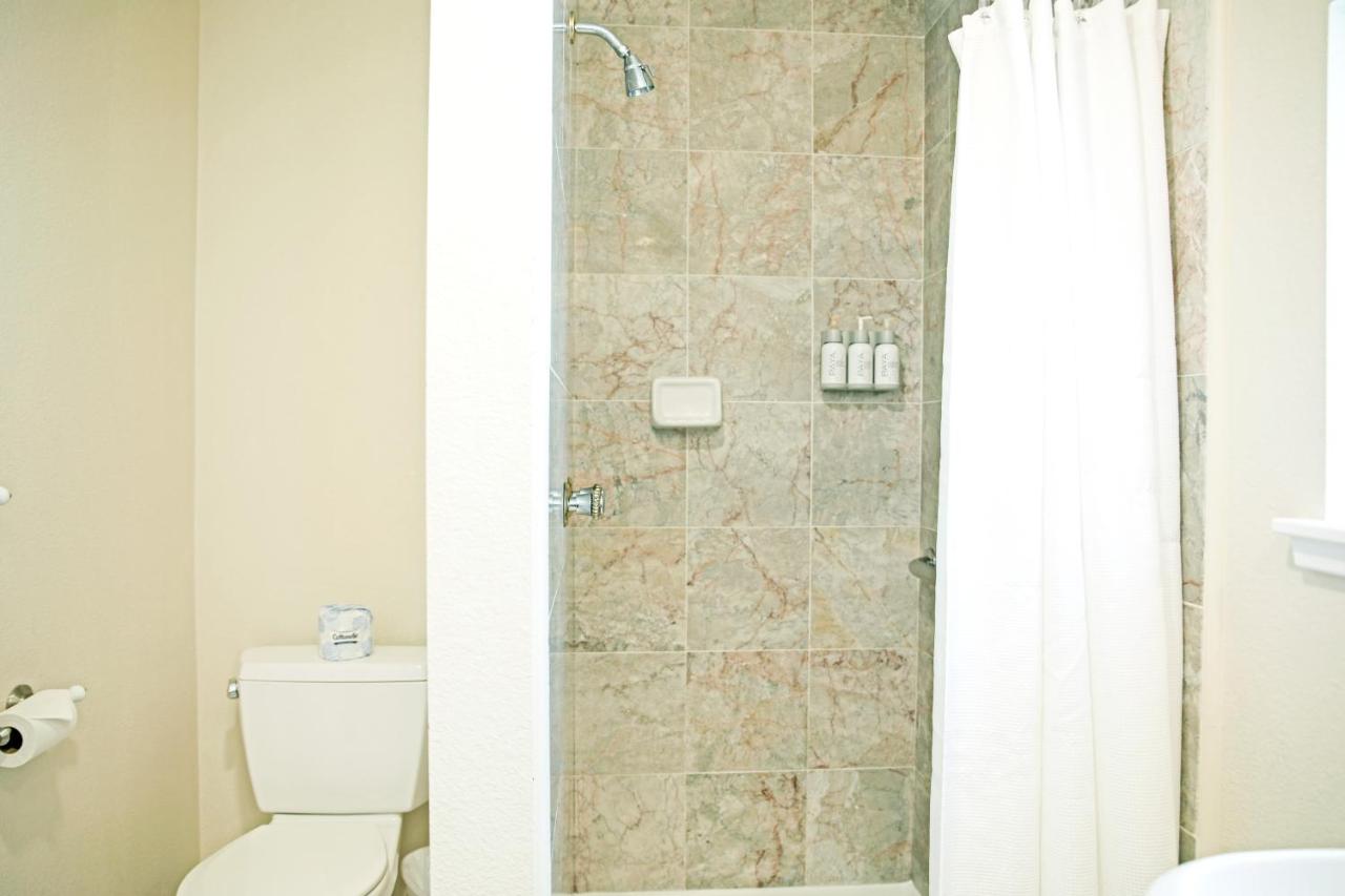 | Sierra Mountain Inn