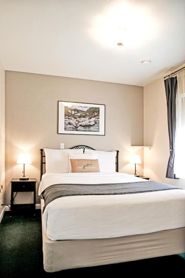 | Sierra Mountain Inn