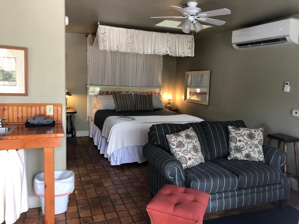 | The Cottage at 241 North