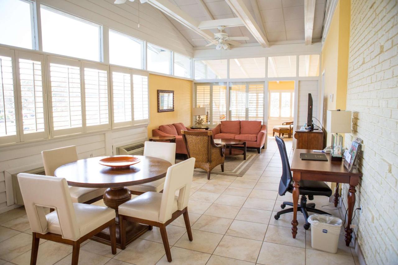  | Best Western Plus Yacht Harbor Inn