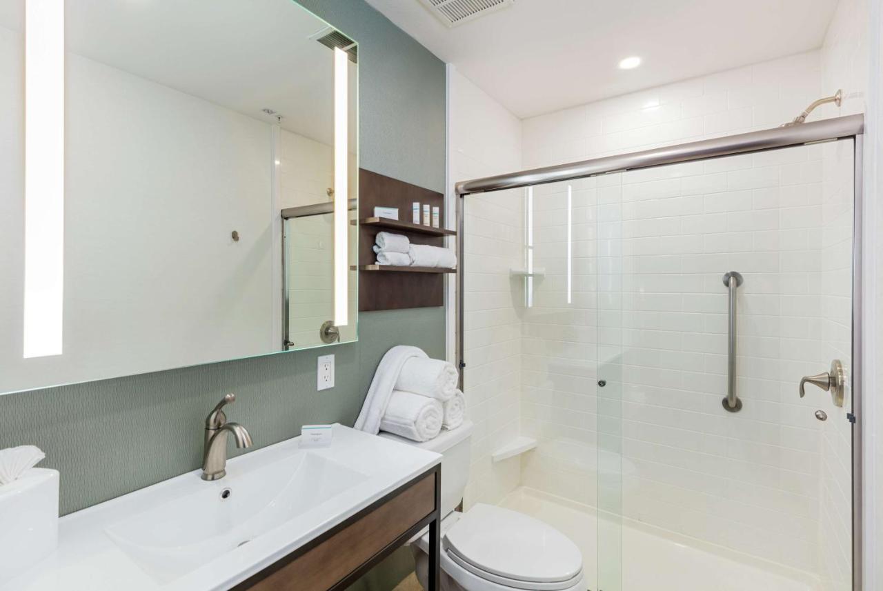 Junior King Suite at Hilton Garden Inn Davis Downtown