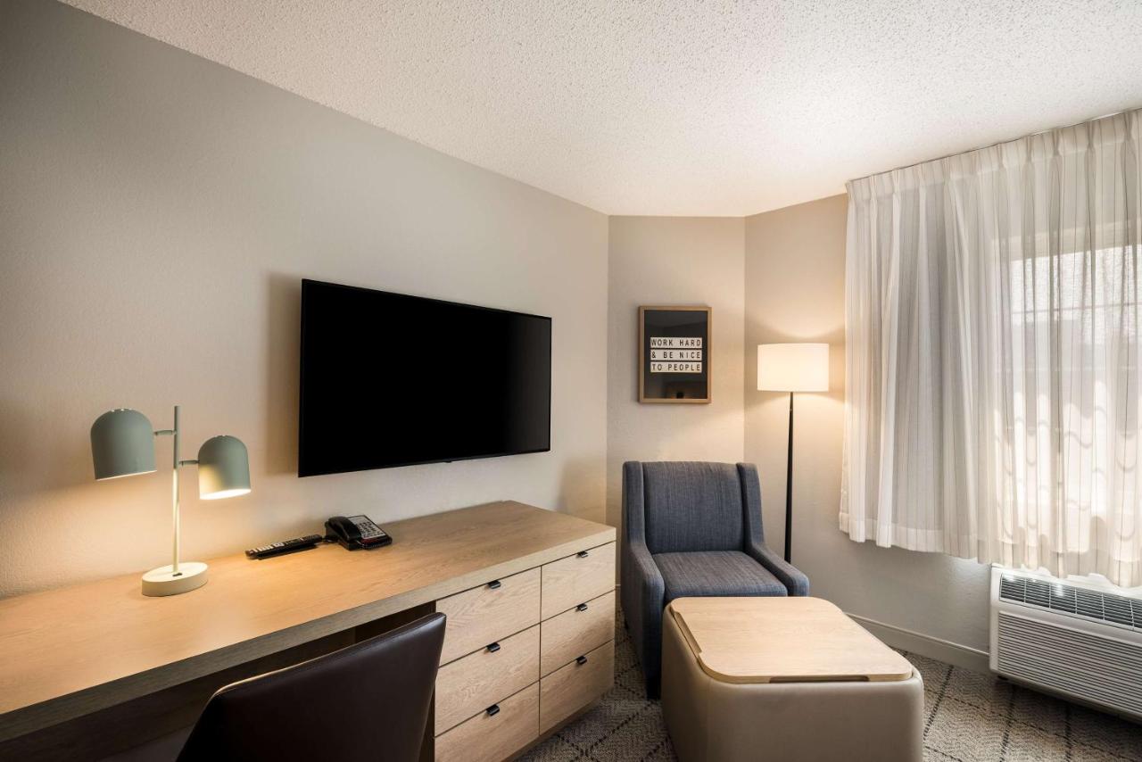 Queen Studio Suite with Bathtub - Mobility Accessible at Sonesta Simply Suites Jersey City