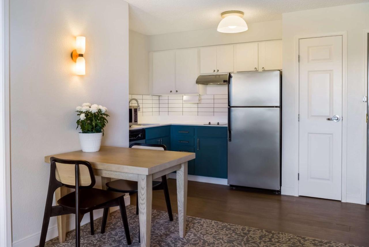 Hearing Accessible One Bedroom Suite Queen at Sonesta ES Suites San Francisco Airport Oyster Point Waterfront