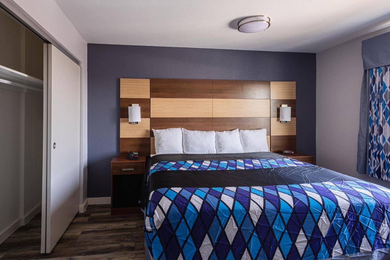 Deluxe King Studio at Coratel Inn and Suites By Jasper Saint Paul Minneapolis Inver Grove Heights.