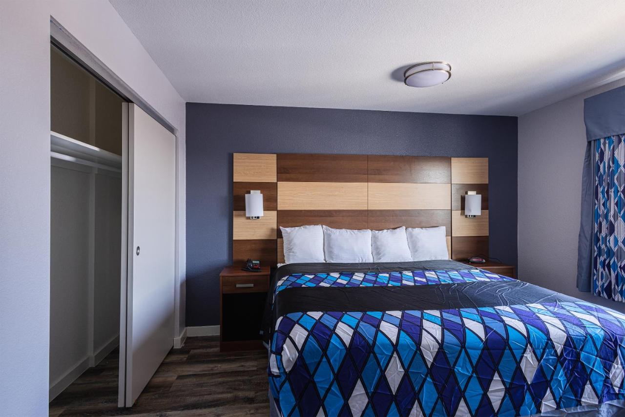 Deluxe King Studio at Coratel Inn and Suites By Jasper Saint Paul Minneapolis Inver Grove Heights.