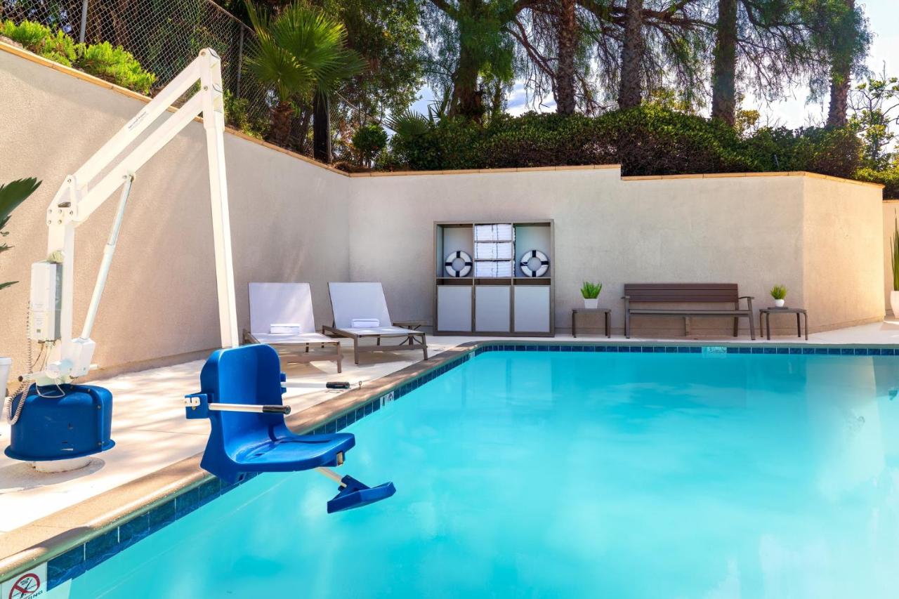 | Holiday Inn Express La Mesa Near SDSU, an IHG Hotel
