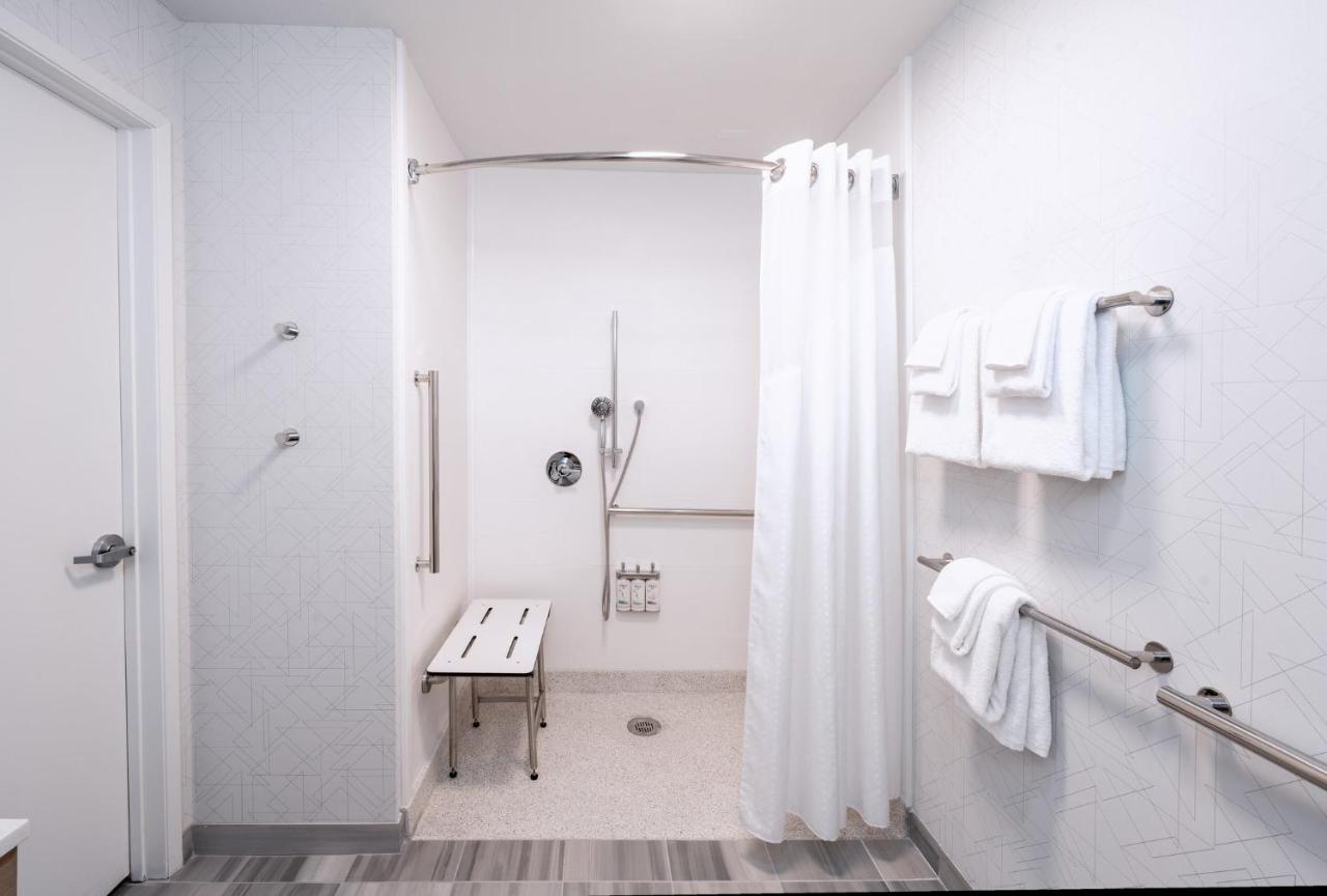 | Holiday Inn Express La Mesa Near SDSU, an IHG Hotel