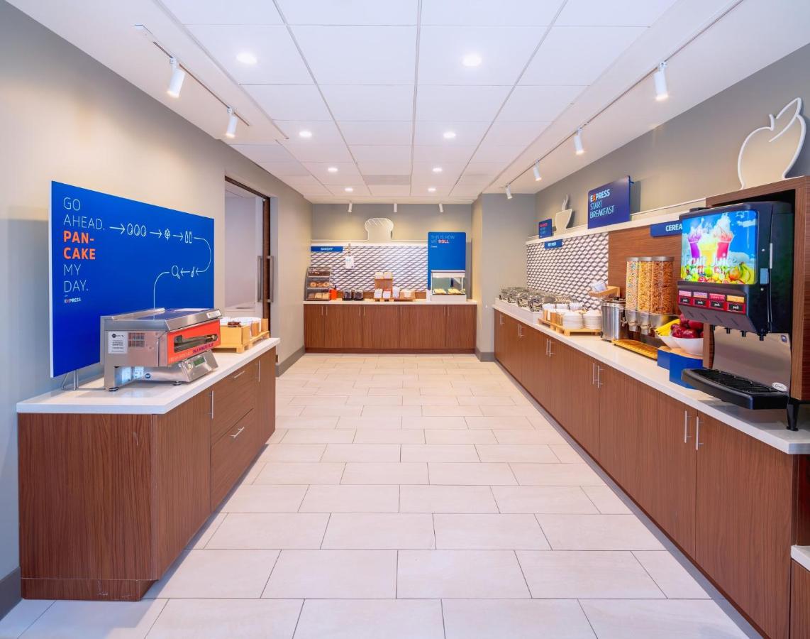 | Holiday Inn Express La Mesa Near SDSU, an IHG Hotel