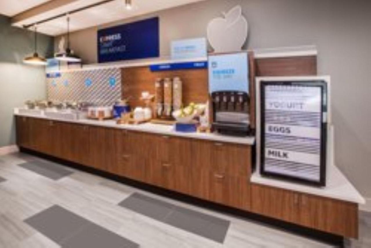 | Holiday Inn Express La Mesa Near SDSU, an IHG Hotel