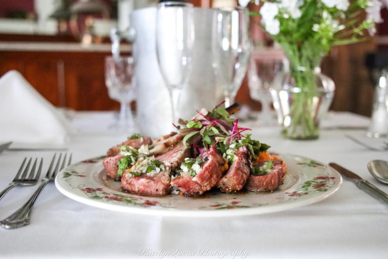 | Fullerton Inn & Restaurant