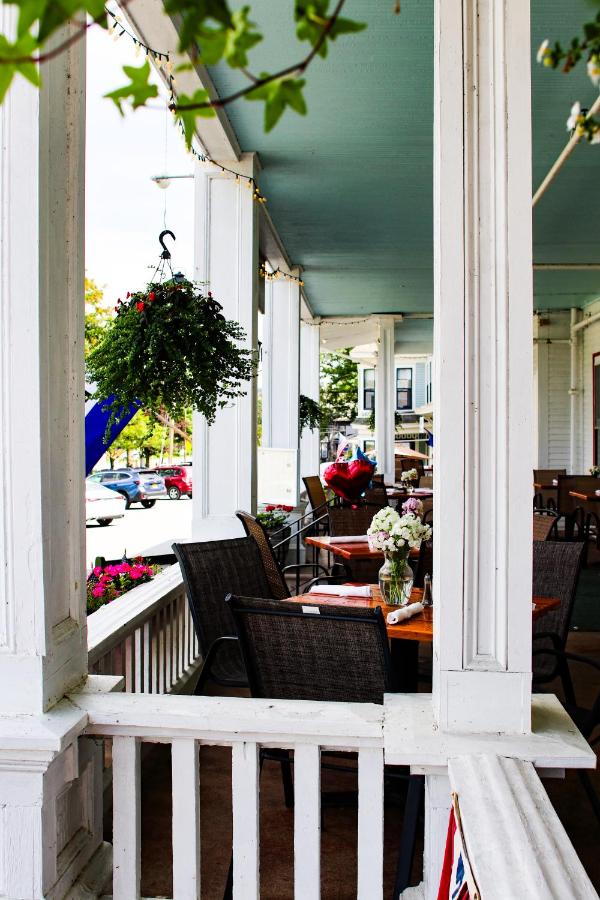 | Fullerton Inn & Restaurant