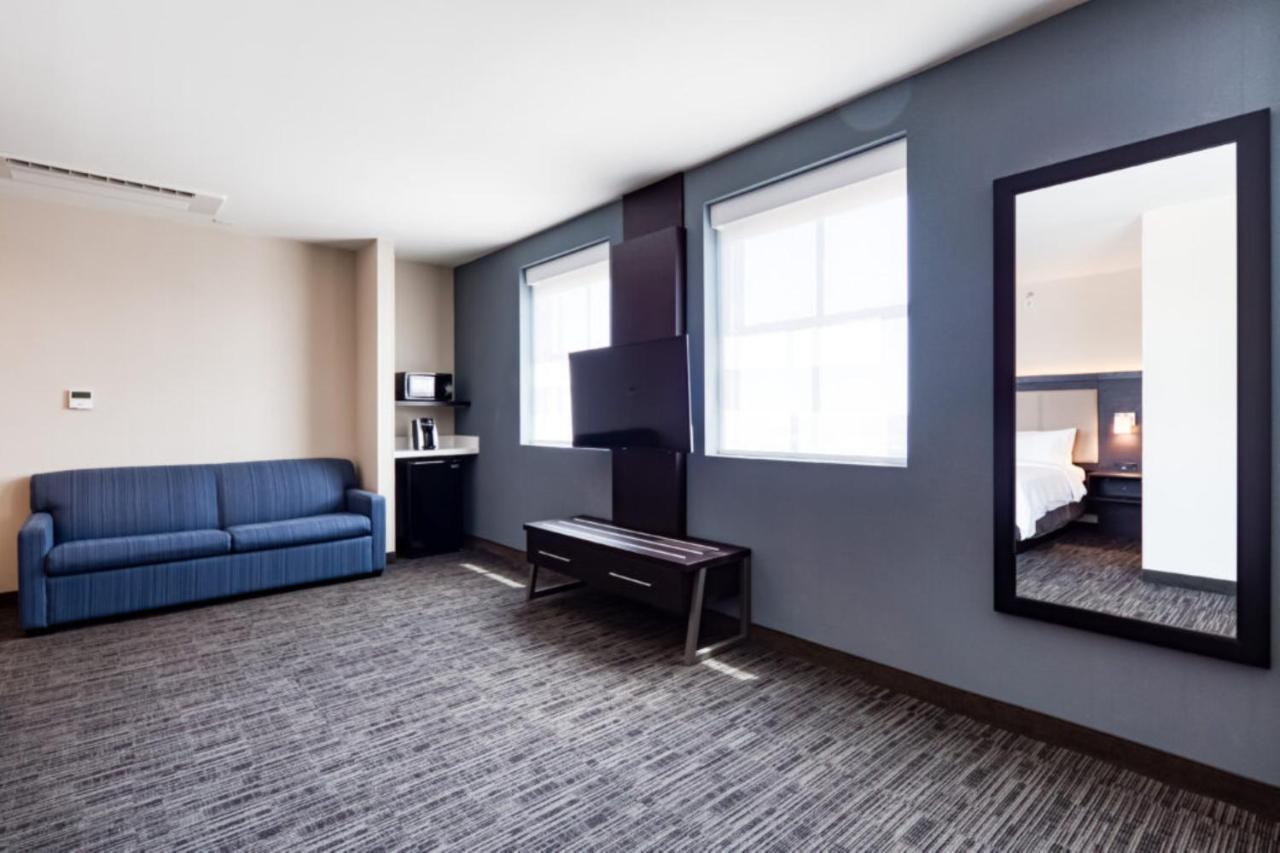 King Room - Non-Smoking at Holiday Inn Express Kansas City Downtown by IHG