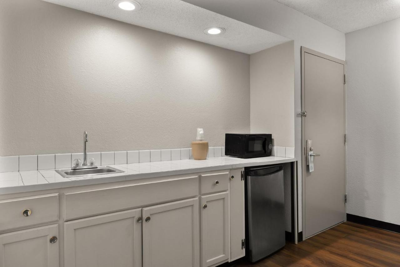 Suite King Room - Non-Smoking at Red Roof Inn & Suites Savannah Airport