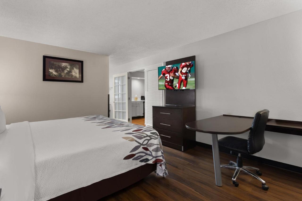 Suite King Room - Non-Smoking at Red Roof Inn & Suites Savannah Airport