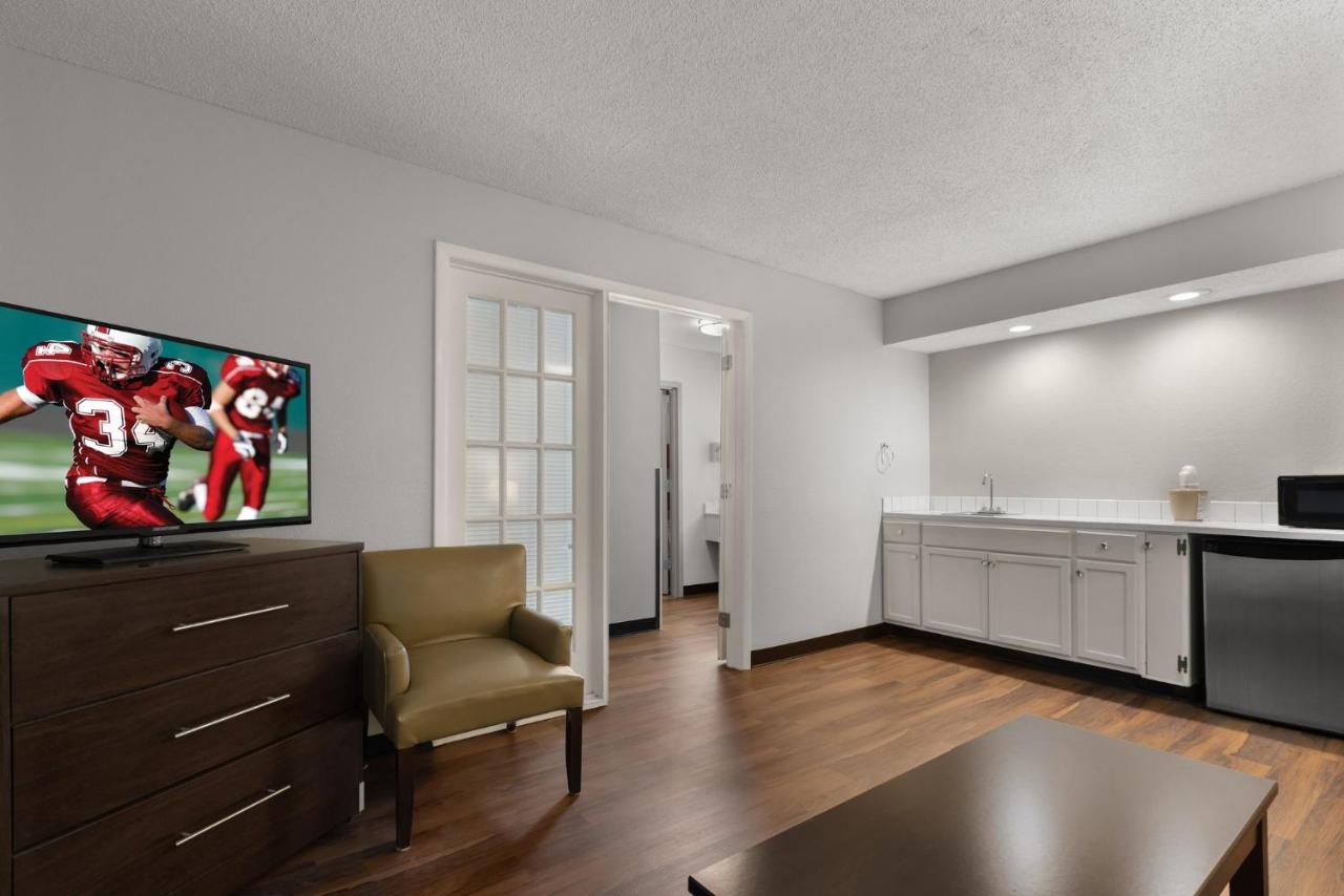 Suite King Room - Non-Smoking at Red Roof Inn & Suites Savannah Airport