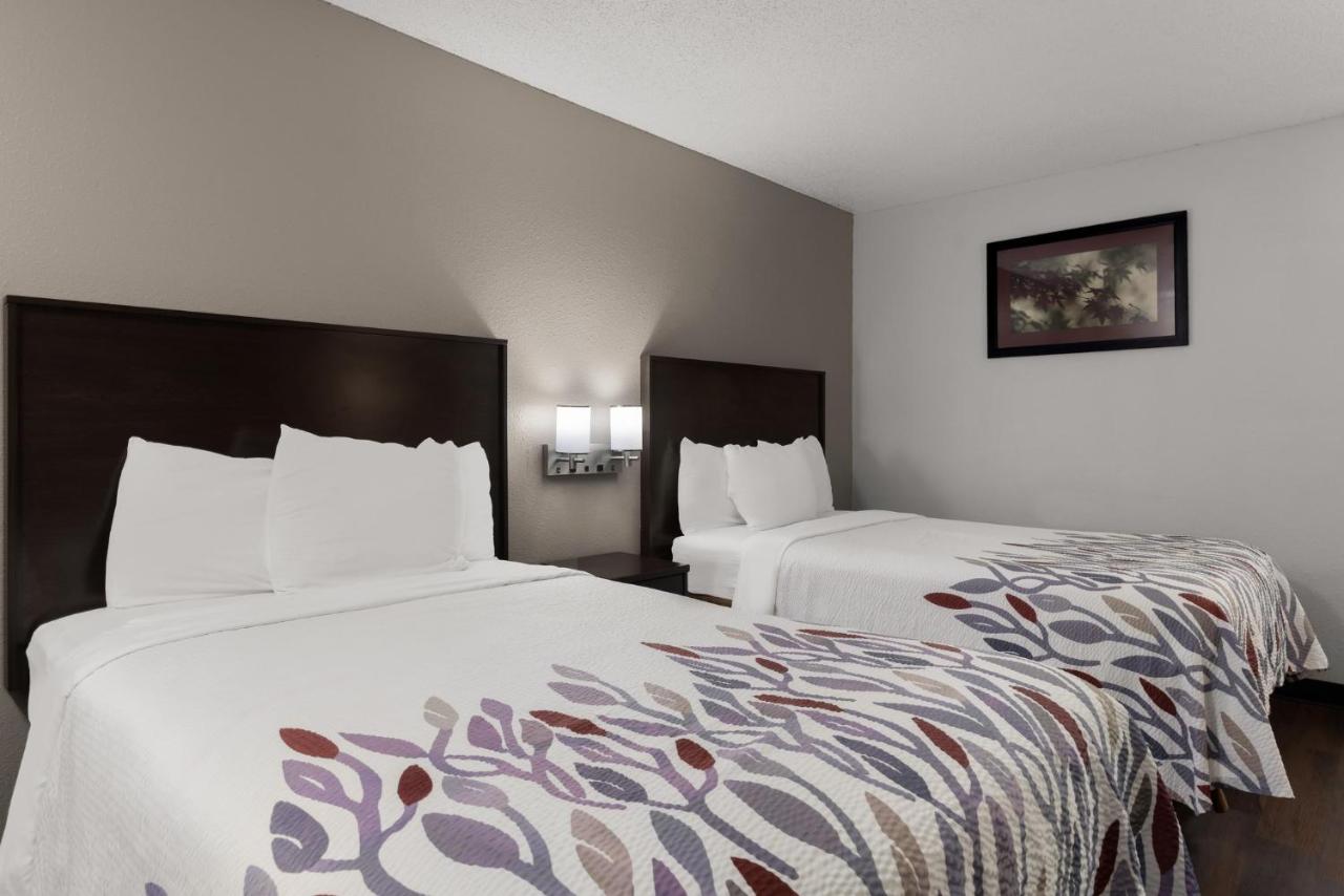 Deluxe Double Room with Two Double Beds - Disability Access/Smoking at Red Roof Inn & Suites Savannah Airport