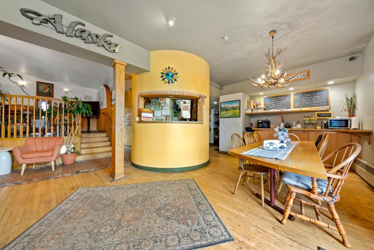| Qupqugiaq Inn