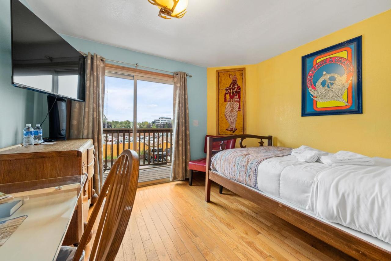 | Qupqugiaq Inn