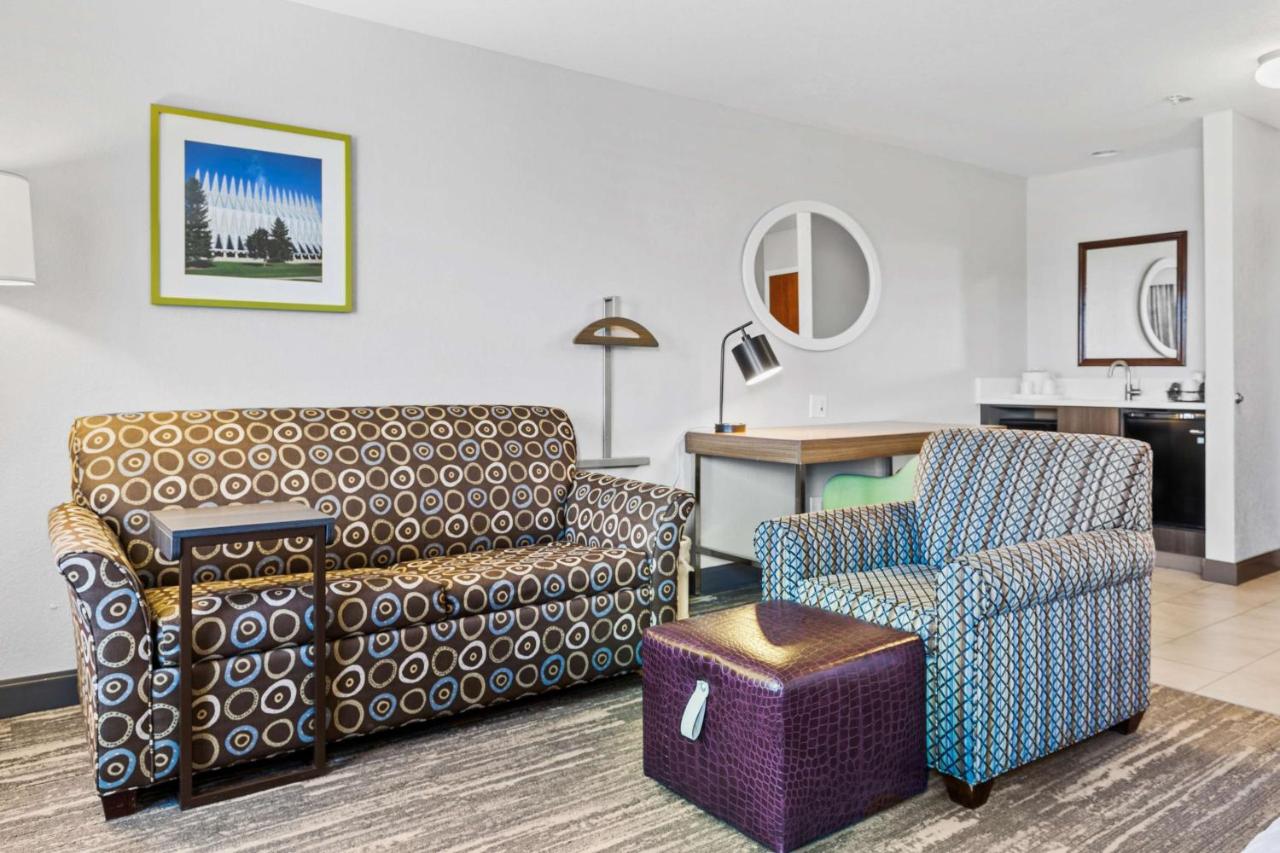 Studio with Balcony at Hampton Inn & Suites Colorado Springs/Air Force Academy