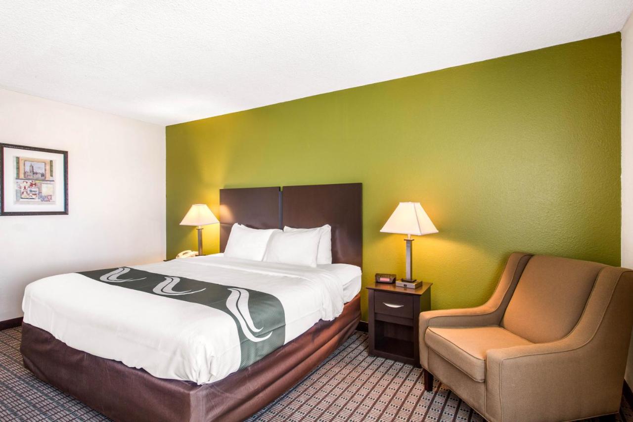 King Room - Accessible/Non-Smoking at Quality Inn Stateline