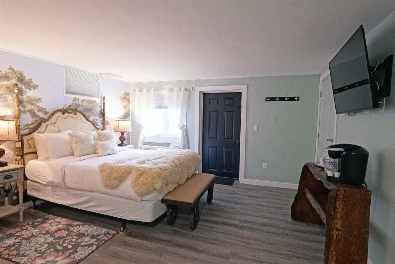  | Maxwell Mansion Hotel