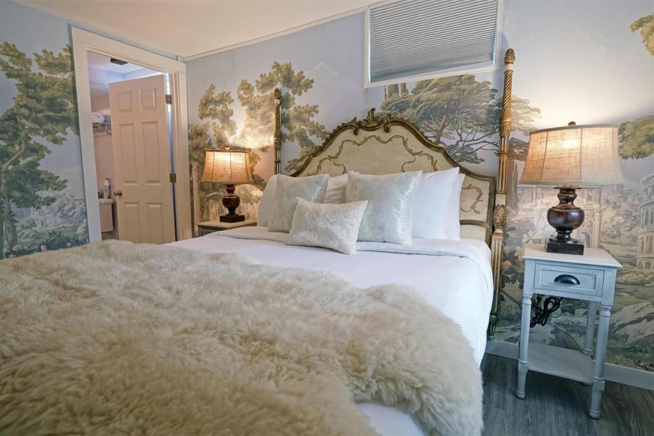  | Maxwell Mansion Hotel