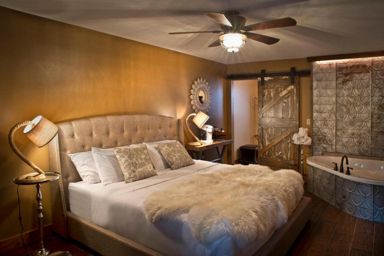  | Maxwell Mansion Hotel