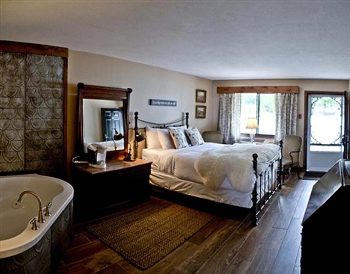  | Maxwell Mansion Hotel