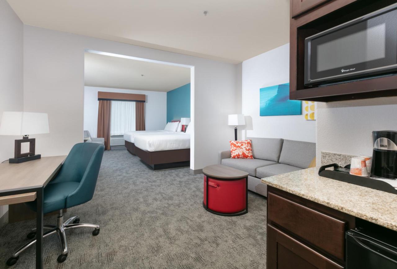 Queen Suite with Two Queen Beds - Disability Access at Comfort Suites Arlington - Entertainment District