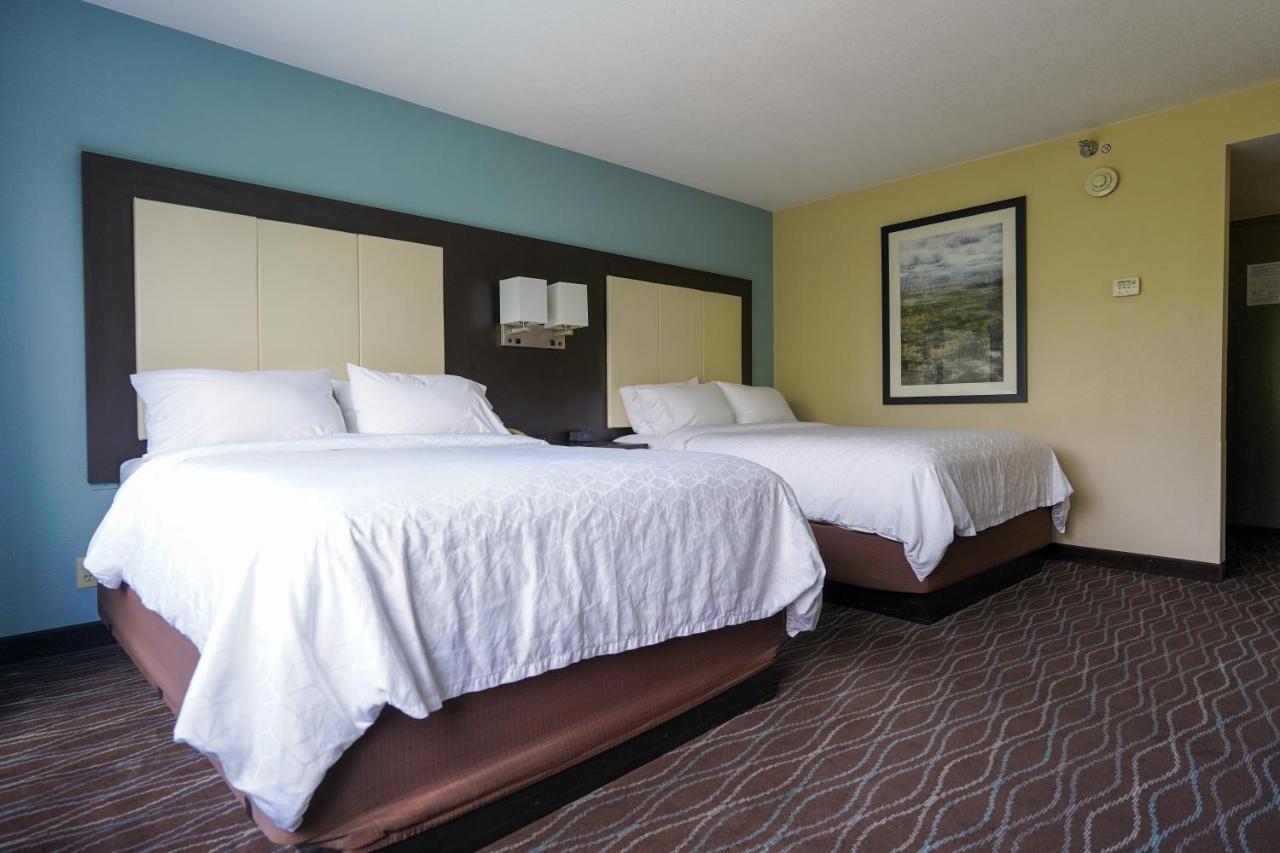 Queen Room with Two Queen Beds - Disability Access at Holiday Inn Express Boise - University Area by IHG