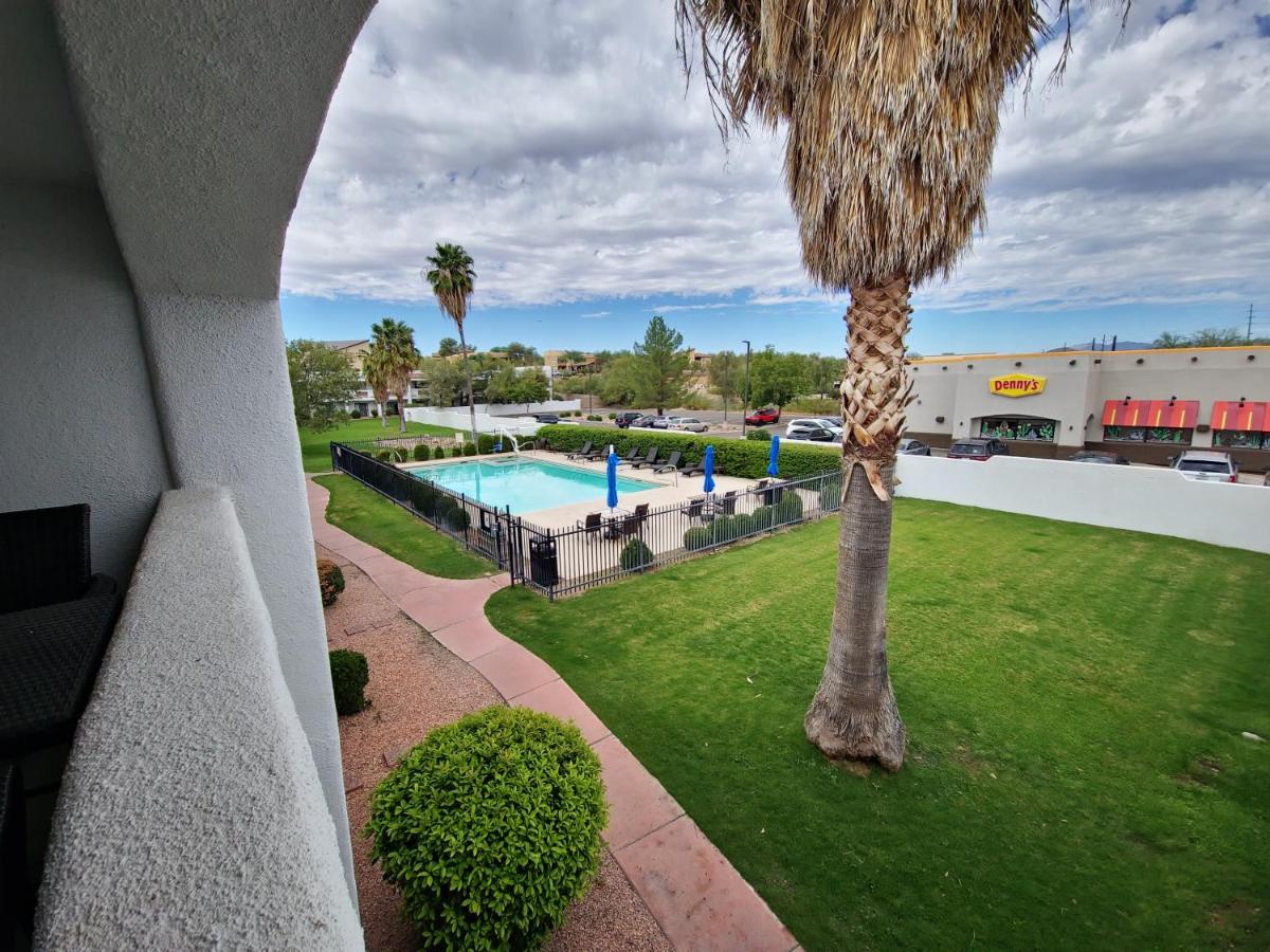 Queen Room with Two Queen Beds at Los Viajeros Inn