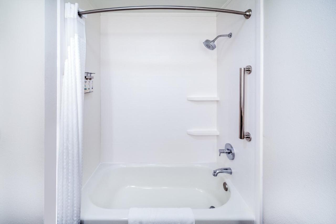 King Room with Disability Accessible Tub - Non-Smoking at Holiday Inn Express & Suites Sulphur (Lake Charles) by IHG