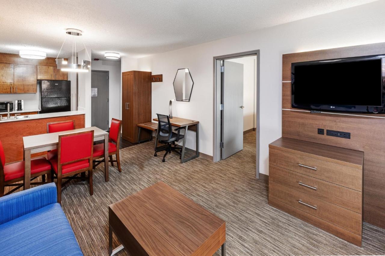 King Suite - Non-Smoking at Holiday Inn Express & Suites Sulphur (Lake Charles) by IHG