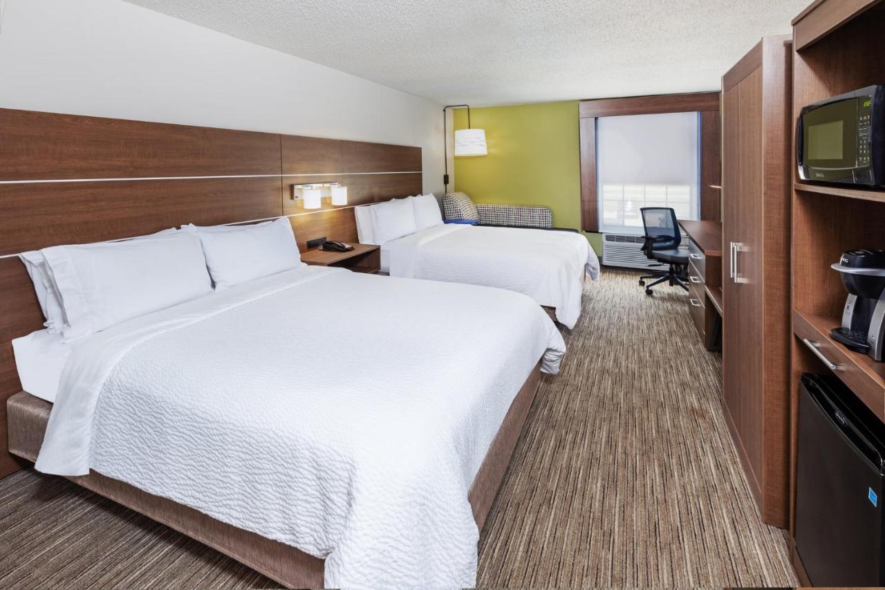 King Room with Disability Accessible Tub - Non-Smoking at Holiday Inn Express & Suites Sulphur (Lake Charles) by IHG
