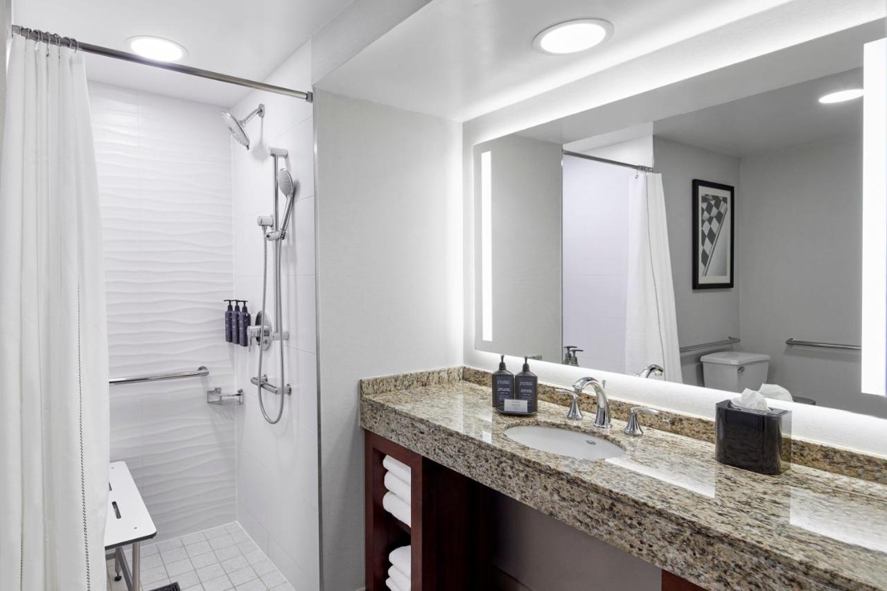 Guest room, 2 Double at Sheraton Indianapolis Hotel at Keystone Crossing
