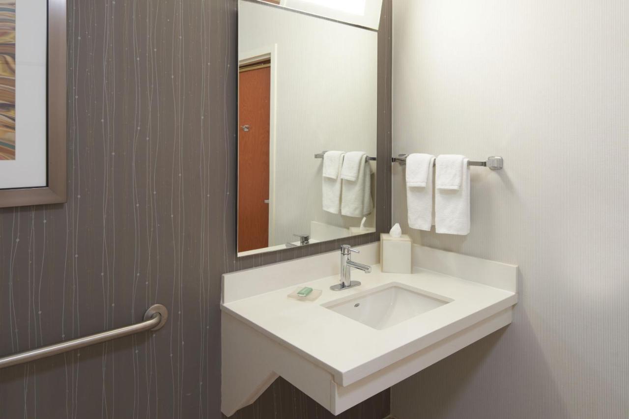 | Courtyard by Marriott Orlando Lake Buena Vista in the Marriott Village