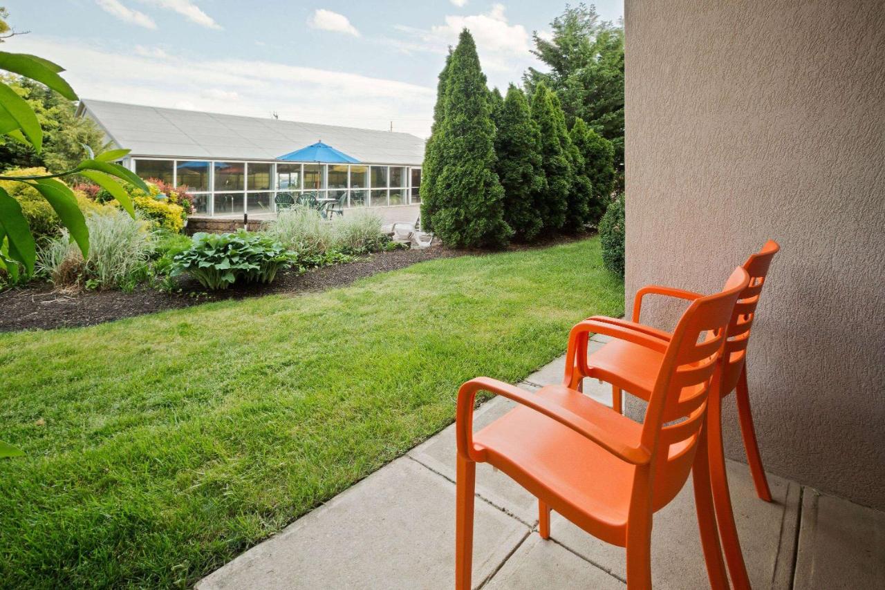 | Howard Johnson by Wyndham Toms River
