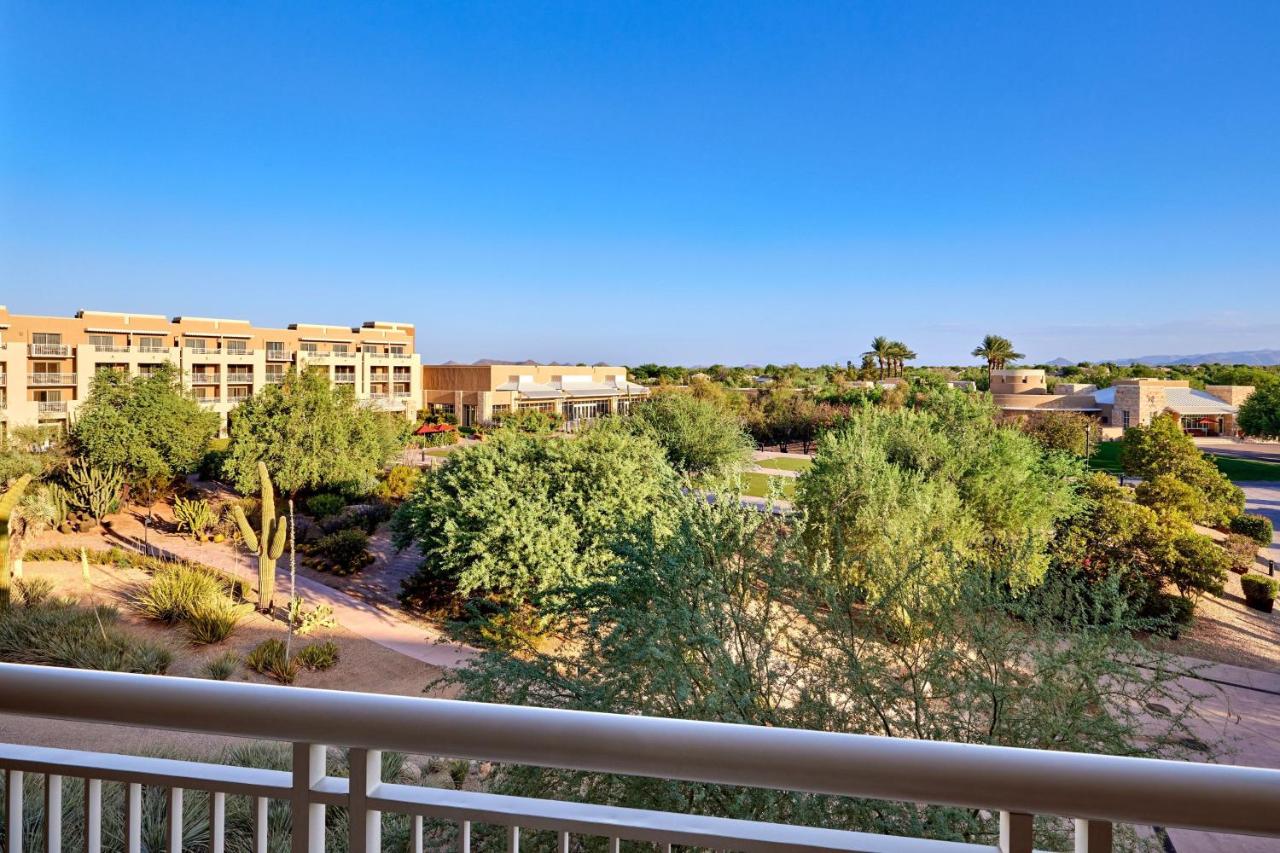 Guest room, 1 King, Botanical Garden view, Balcony at JW Marriott Phoenix Desert Ridge Resort & Spa