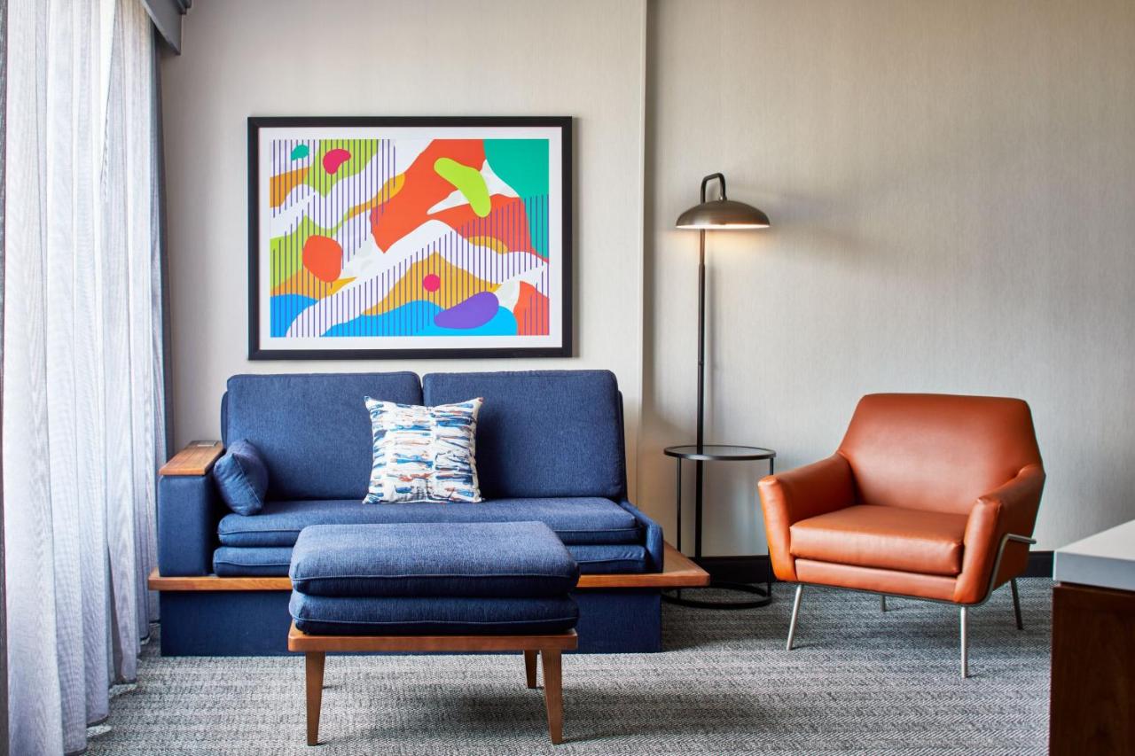 Suite, 1 King, Sofa bed at Courtyard By Marriott Detroit Downtown