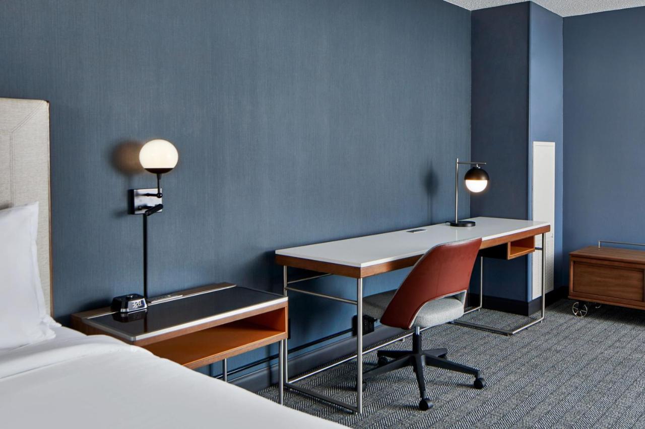 Suite, 1 King, Sofa bed at Courtyard By Marriott Detroit Downtown