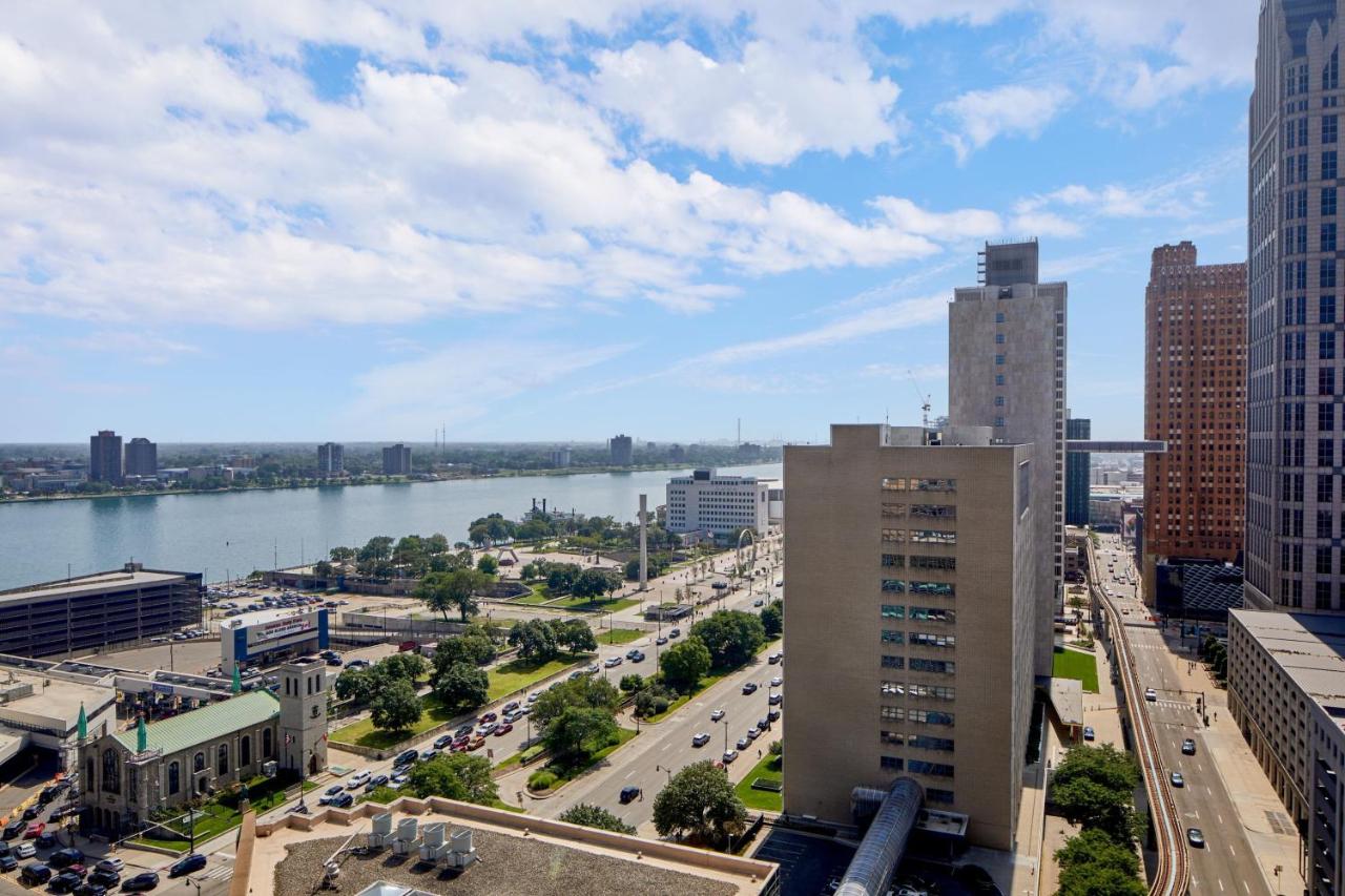 Suite, 1 King, Sofa bed at Courtyard By Marriott Detroit Downtown