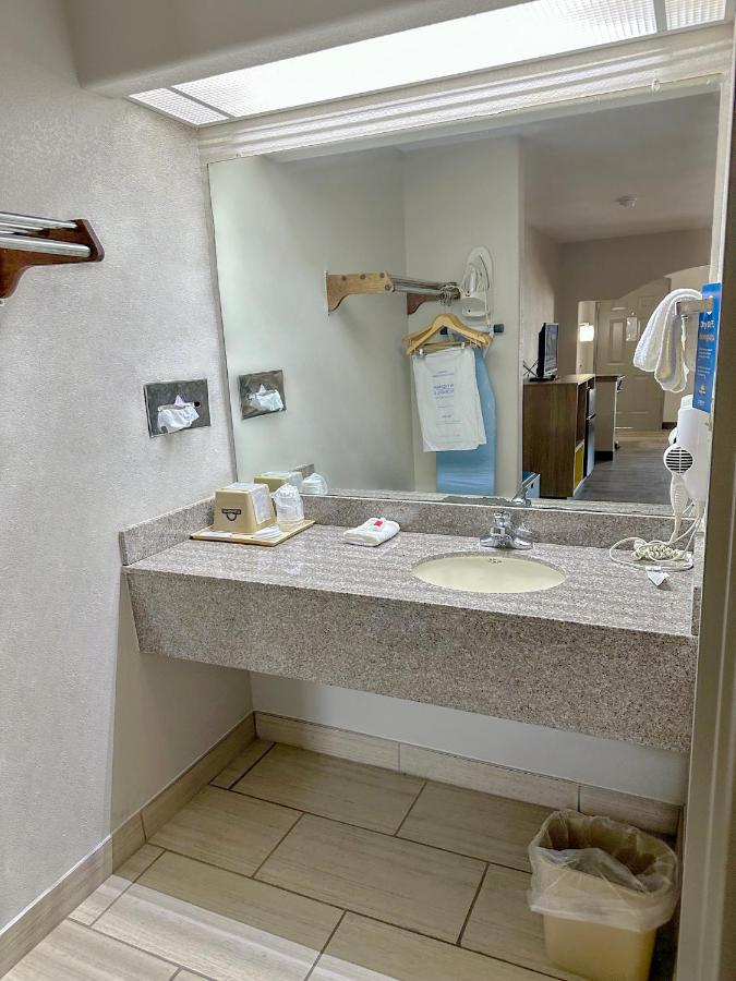 Double Suite with One Double Bed - Mobility Accessible/Smoking at Days Inn & Suites by Wyndham Opelousas