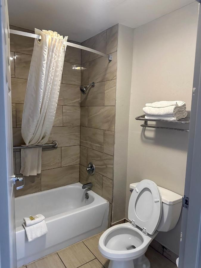 Deluxe King Suite - Smoking at Days Inn & Suites by Wyndham Opelousas