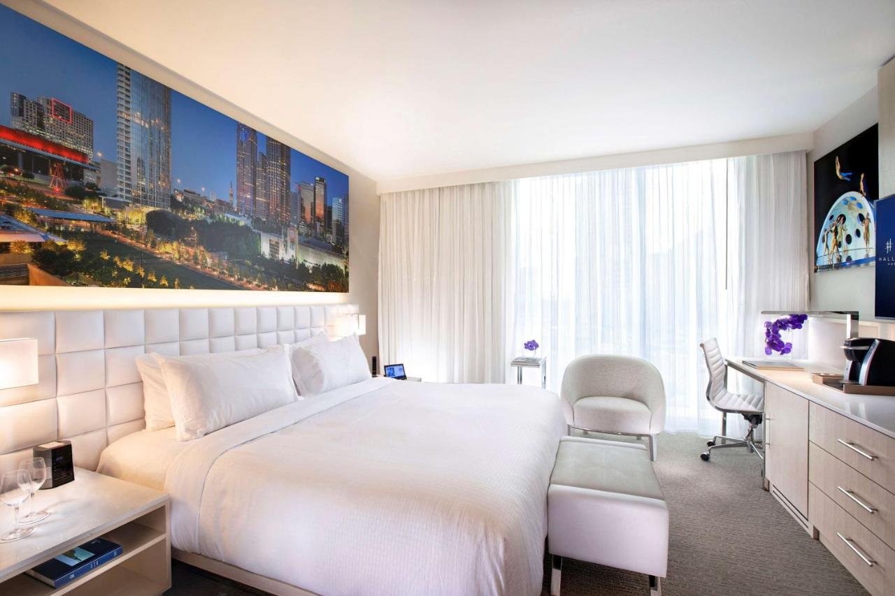 Deluxe King Room - Mobility Accessible at HALL Arts Hotel Dallas, Curio Collection by Hilton