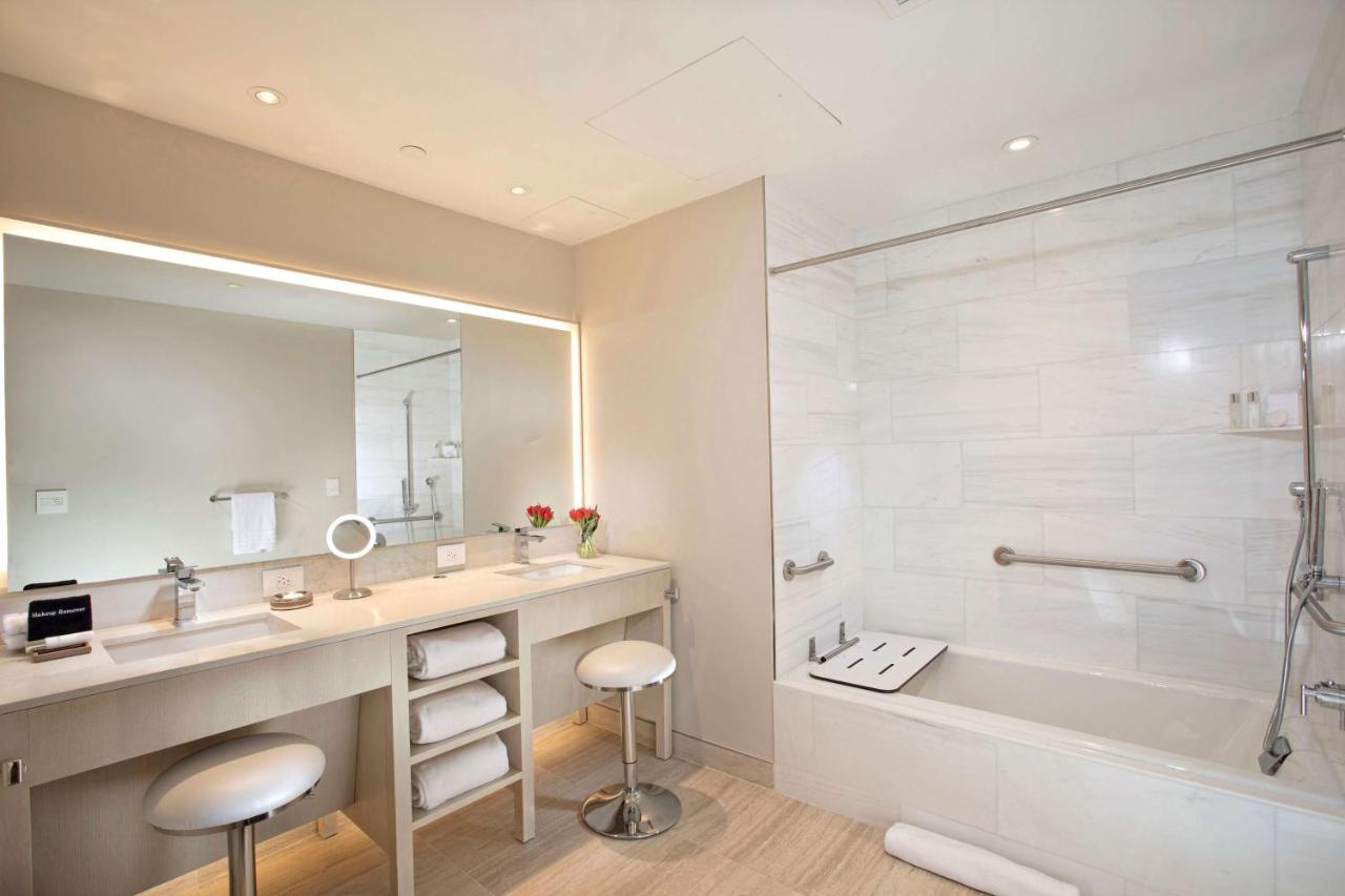 Deluxe King Room - Mobility Accessible at HALL Arts Hotel Dallas, Curio Collection by Hilton