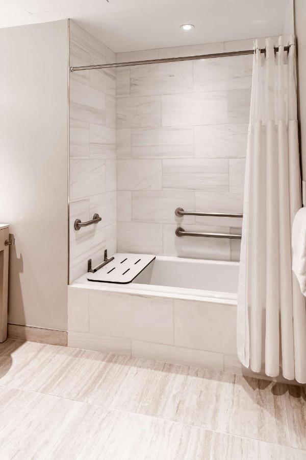 Deluxe King Room - Mobility Accessible at HALL Arts Hotel Dallas, Curio Collection by Hilton