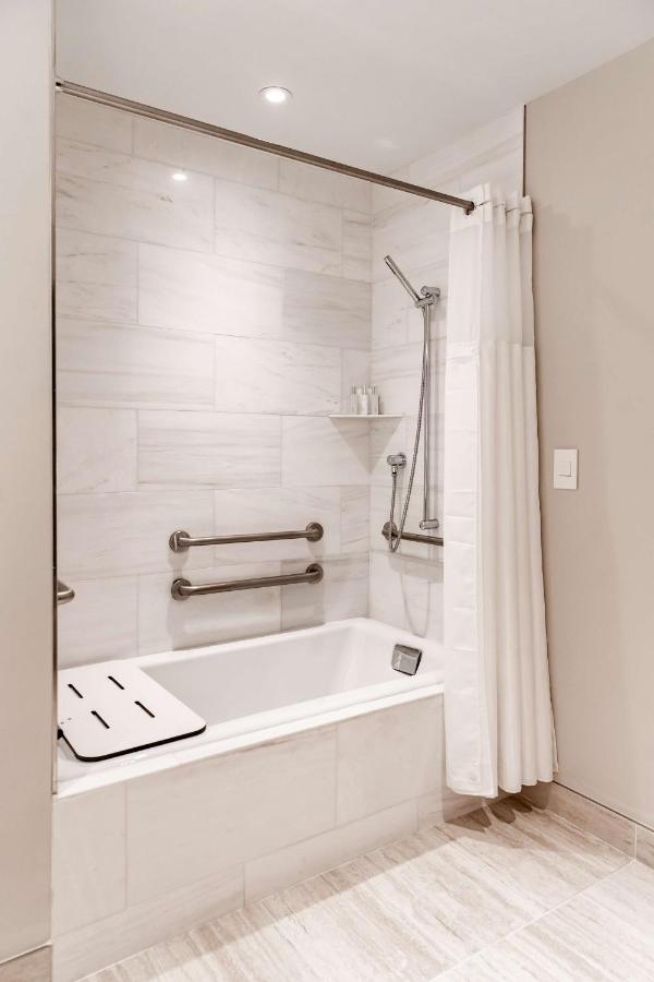 Deluxe King Room - Mobility Accessible at HALL Arts Hotel Dallas, Curio Collection by Hilton