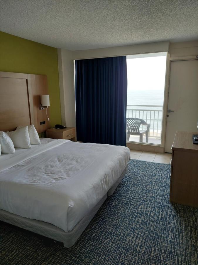King Suite with Sofa Bed- Disability Access - Non-Smoking at Comfort Suites Beachfront