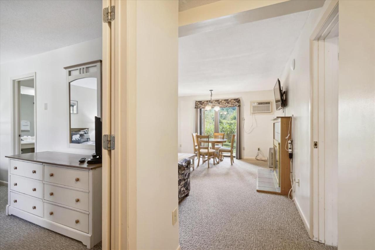  | Deluxe Two Bedroom Suite on the 1st floor with outdoor heated pool 10102