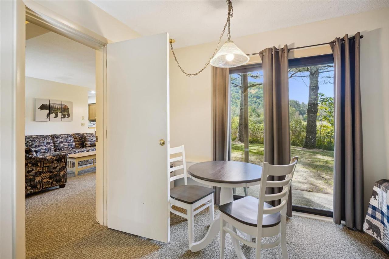 | Deluxe Two Bedroom Suite on the 1st floor with outdoor heated pool 10102